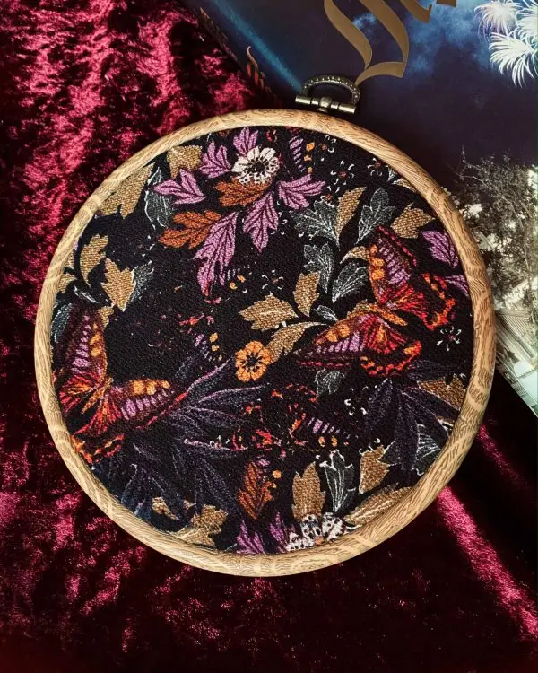 7" Hoop - Pin Display